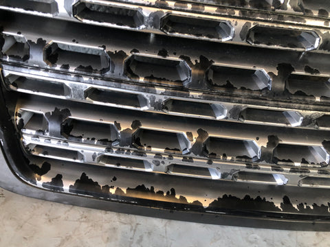 Range Rover L405 Grille Front in Grey Pre-Facelift 2013 to 2015 L15056
