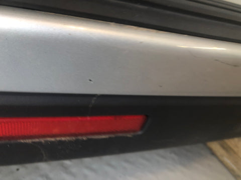 Discovery 4 Rear Bumper with Reflectors Zermatt Silver Land Rover L10076