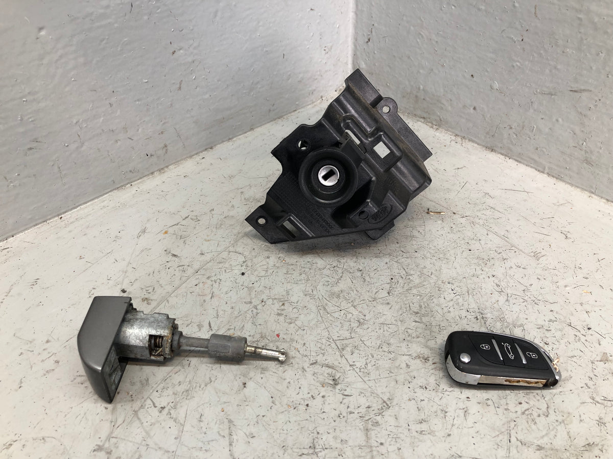 Range Rover L322 Ignition Barrel with Key Lock Set 3.6 TDV8 2006 to 2009 D26086