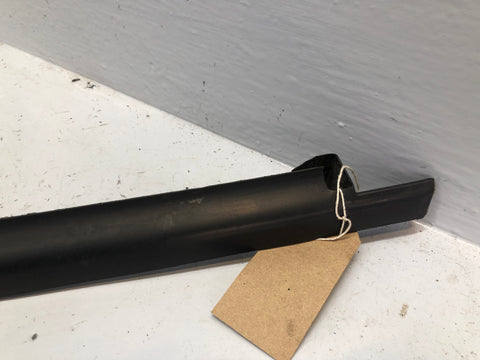 Discovery 2 Weather Strip Seal Near Side Front Window Trim Land Rover