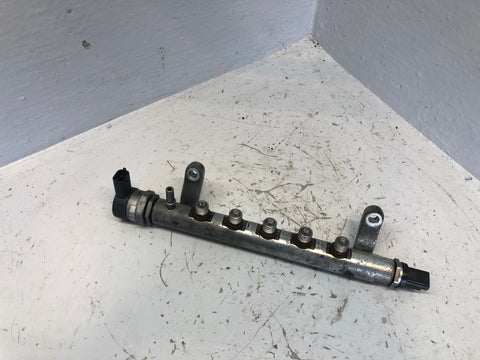 Freelander 2 Fuel Rail and Pressure Sensor 2.2 TD4 9671002980 Land Rover
