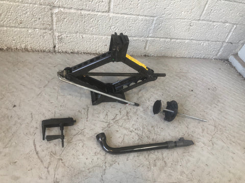 Freelander 2 Scissor Jack with Handle in Housing Brace Land Rover J07076