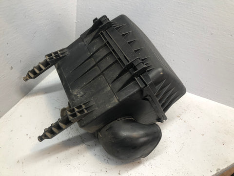 Discovery 2 Air Box Filter Housing 2.5 TD5 15p L318 Land Rover 2002 to 2004