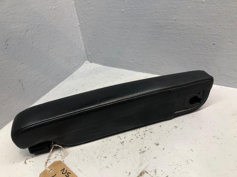 Discovery 3 Armrest Black Leather Near Side Front Passenger Land Rover L07106