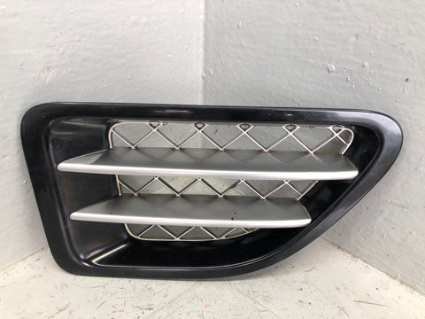 Range Rover Sport Wing Vents Pair L320 in Black and Silver 2005 to 2009