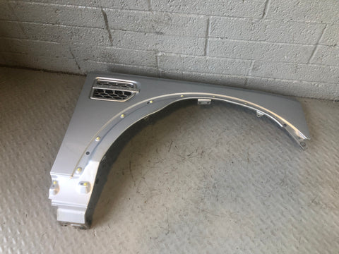 Discovery 4 Wing Off Side Front Zermatt Silver Land Rover 2009 to 2016 L10076