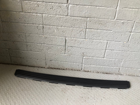 Discovery 3 Rear Bumper Scuff Load Trim DOE000011 Land Rover 2004 to 2009