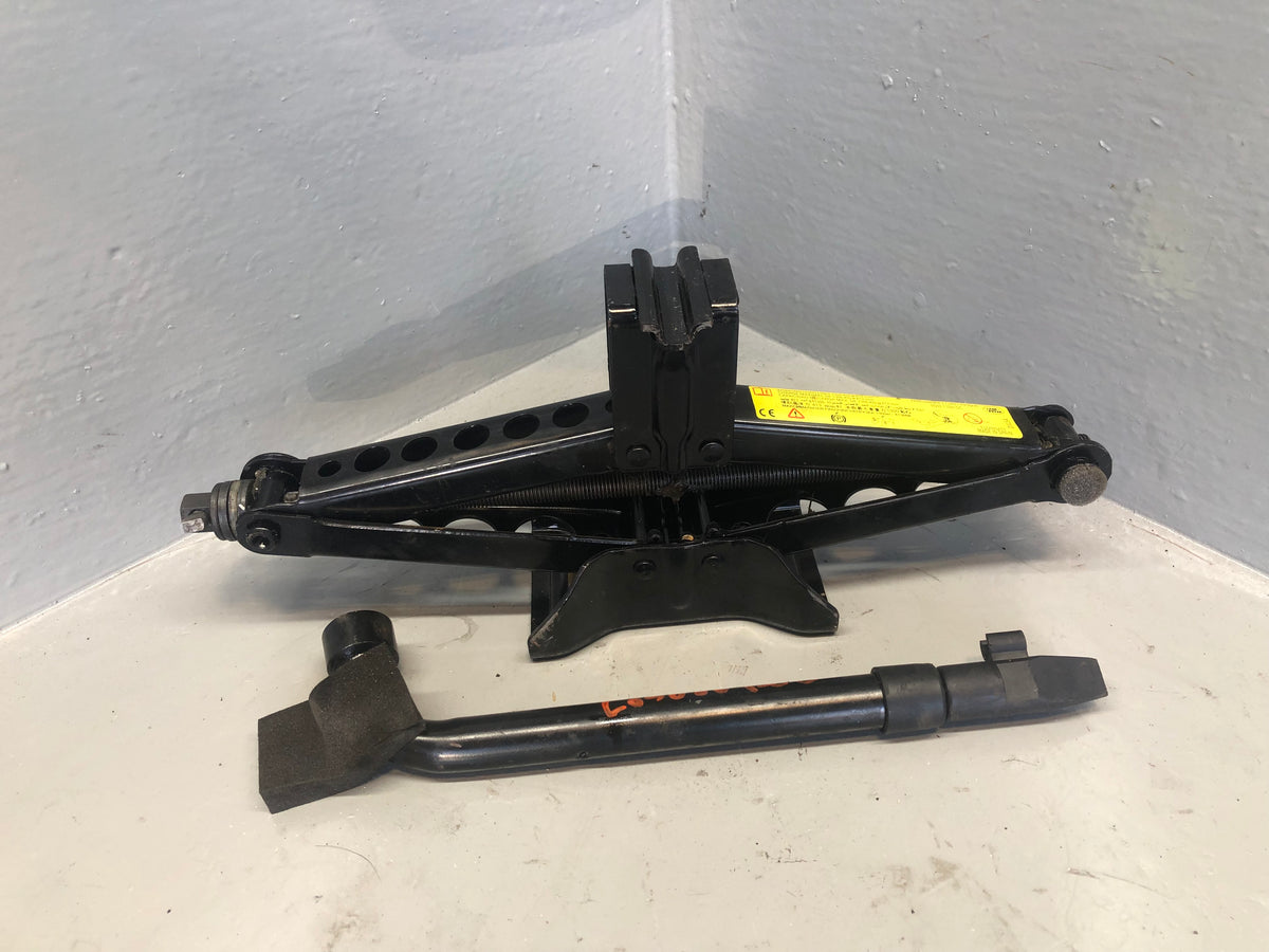 Freelander 2 Scissor Jack with Handle and Wheel Brace Land Rover 2006 to 2014