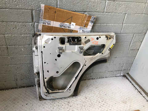 Discovery 2 Door Off Side Rear Zambesi Silver Land Rover 1998 to 2004 L14106