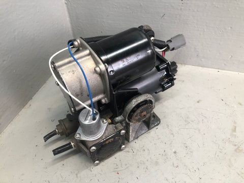 Discovery 3 Air Suspension Compressor Hitachi Land Rover 2004 to 2009 J17076