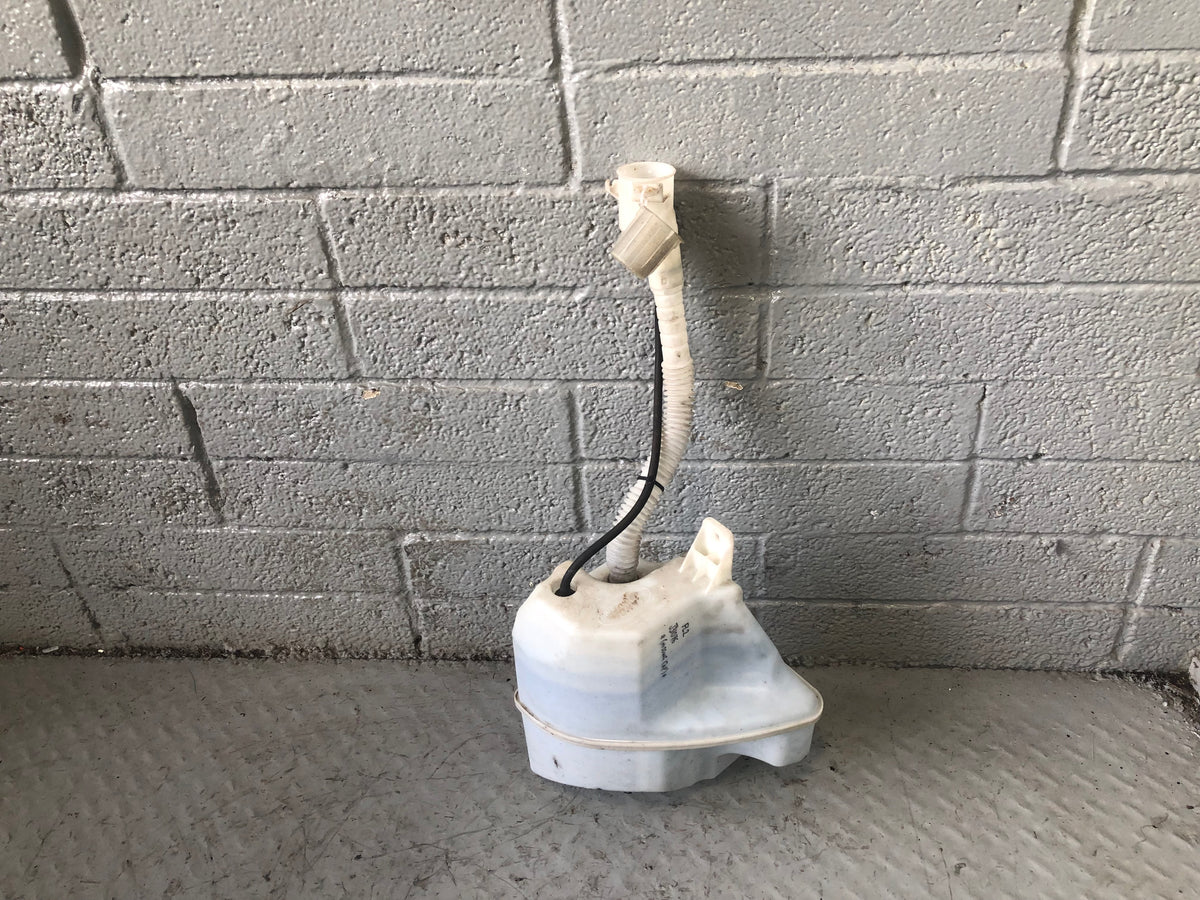 Freelander 2 Washer Bottle Windscreen Two Pump Land Rover 2006 to 2015 No Cap