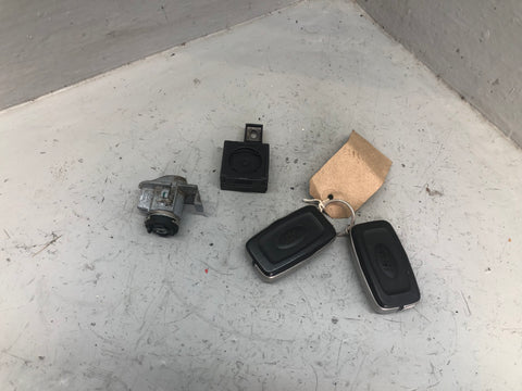 Discovery 4 Key Remotes and Blades with Door Lock Land Rover 2009 to 2014 D03086