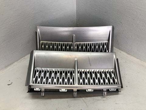 Range Rover L322 Wing Side Grilles Vents Supercharged 2002 to 2009 D26086
