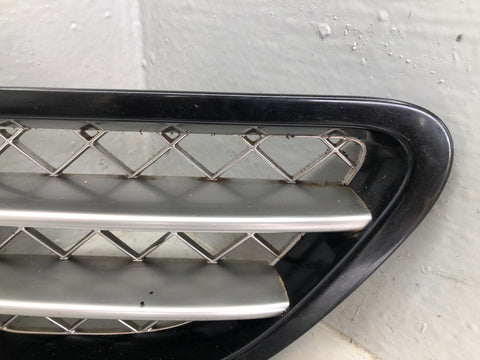 Range Rover Sport Wing Vents Pair L320 in Black and Silver 2005 to 2009