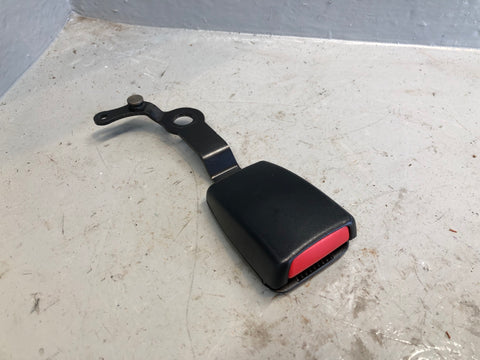 Discovery 3 Seat Belt Buckle Clasp 3rd Row Near Side Rear Type 2 2004 to 2006