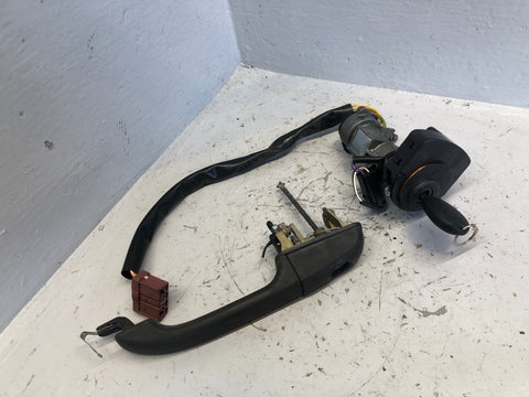 Discovery 2 Ignition Barrel Key and Door Handle Land Rover 1998 to 2004 L14106
