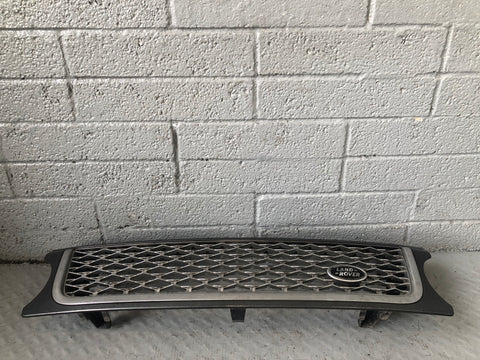 Range Rover Sport Front Grille Facelift in Silver Autobiography L320 D16076