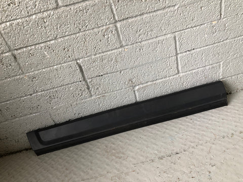 Discovery 3 Lower Door Moulding Trim Near Side Front Land Rover J14096