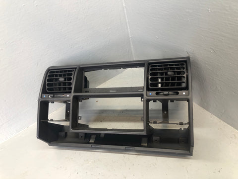 Discovery 2 Centre Air Vents Dashboard Panel Grey Land Rover 1998 to 2002 L20076