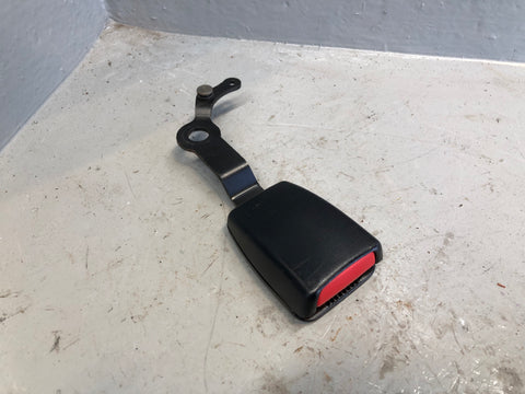 Discovery 3 Seat Belt Buckle Clasp 3rd Row Off Side Rear Type 2 2004 to 2006