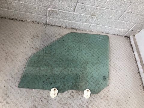 Discovery 3 Window Glass Near Side Front Land Rover 2004 to 2009 K02066