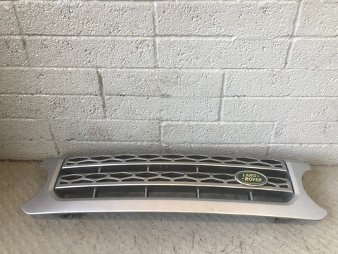 Discovery 4 Grille Front Zermatt Silver Land Rover 2009 to 2016 L10076