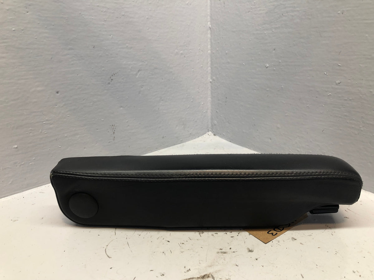 Discovery 3 Armrest Black Leather Near Side Front Passenger Land Rover L07106