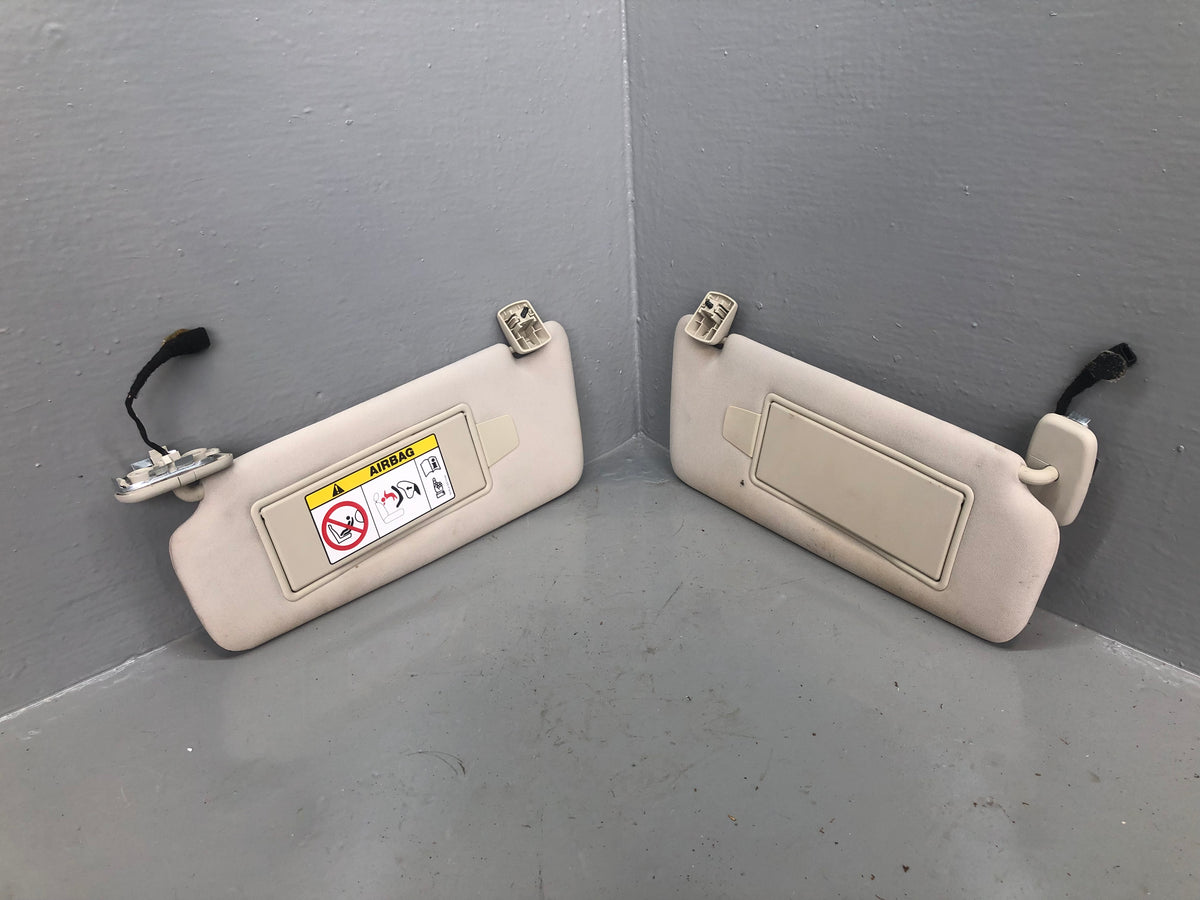 Range Rover Evoque Sun Visors Illuminated Pair Of in White L538 L03066