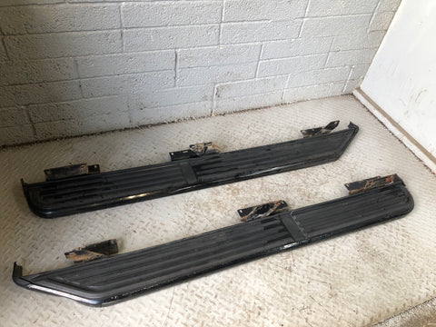 Discovery 3 4 Side Steps Pair Of Black Land Rover 2004 to 2014 K26086