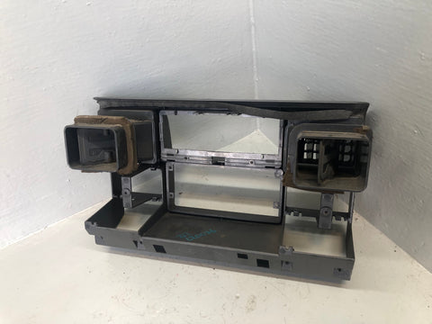 Discovery 2 Centre Air Vents Dashboard Panel Grey Land Rover 1998 to 2002 L20076