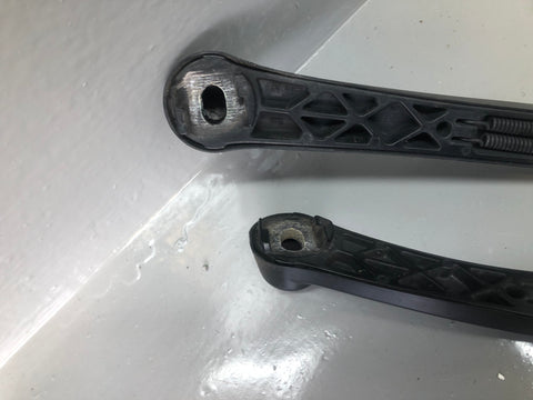 Range Rover L322 Front Windscreen Wiper Arms Pair 2010 to 2013