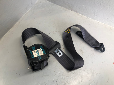Discovery 2 Seat Belt Centre Rear in Grey Land Rover 1998 to 2004