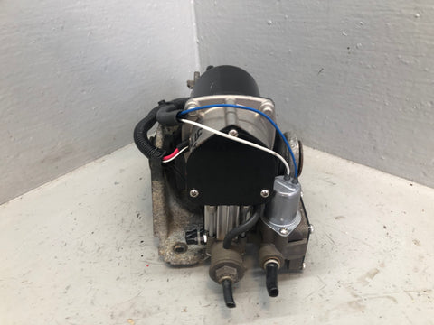 Discovery 3 Air Suspension Compressor Hitachi Land Rover 2004 to 2009 J17076