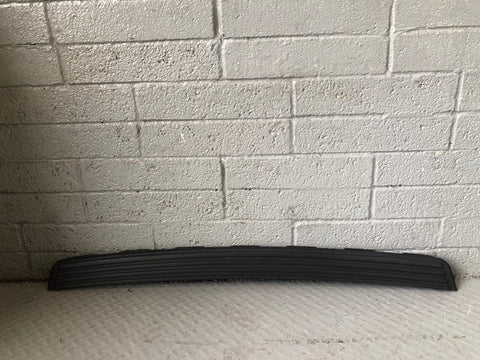 Discovery 3 Rear Bumper Scuff Load Trim DOE000011 Land Rover 2004 to 2009