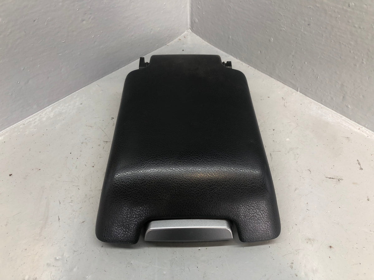 Discovery 3 Centre Console Lid Armrest Grain Leather Land Rover K02066