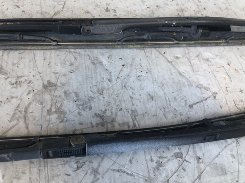 Range Rover L322 Front Windscreen Wiper Arms Pair 2010 to 2013 L29076