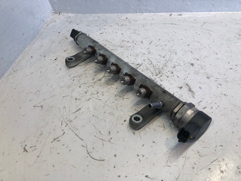 Freelander 2 Fuel Rail and Pressure Sensor 2.2 TD4 9671002980 Land Rover