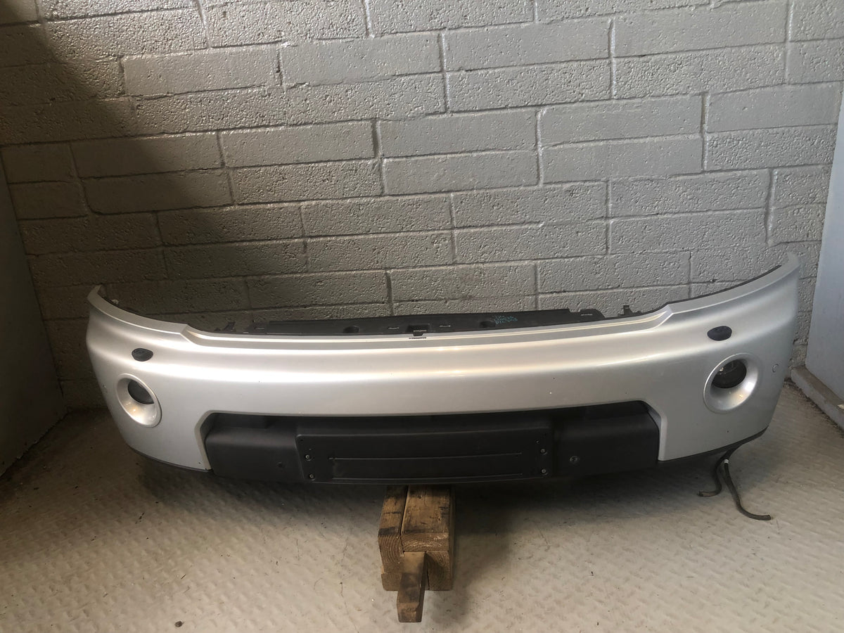 Discovery 4 Front Bumper Zermatt Silver Land Rover 2009 to 2014 L10076