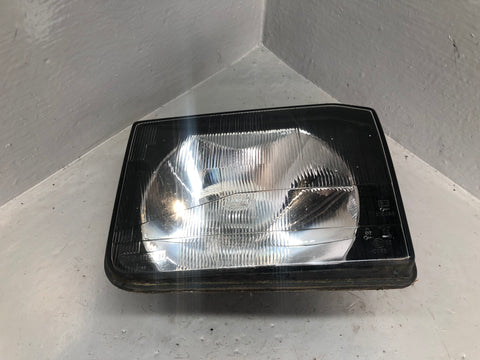 Discovery 2 Headlight Off Side Pre-Facelift XBC105120 Land Rover L20076