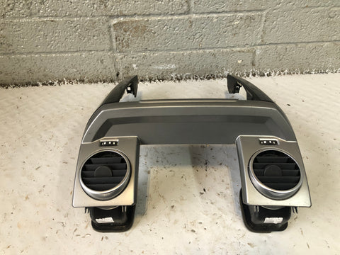 Discovery 3 Piano Black Dashboard Vents and Radio Surround Set Land Rover L07106