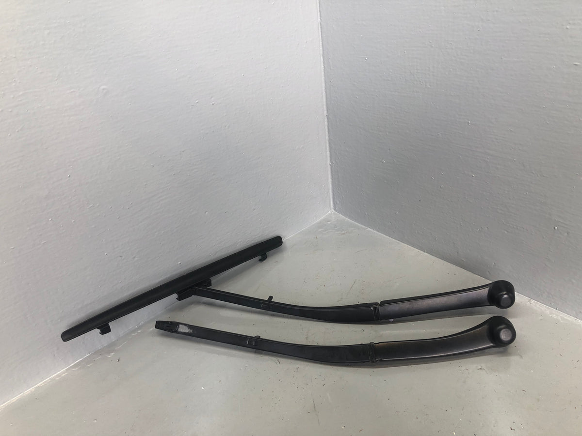 Range Rover L322 Front Windscreen Wiper Arms Pair 2010 to 2013