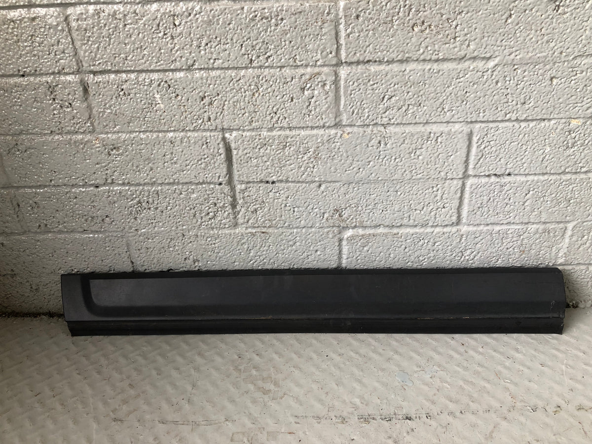 Discovery 3 Lower Door Moulding Trim Near Side Front Land Rover J14096