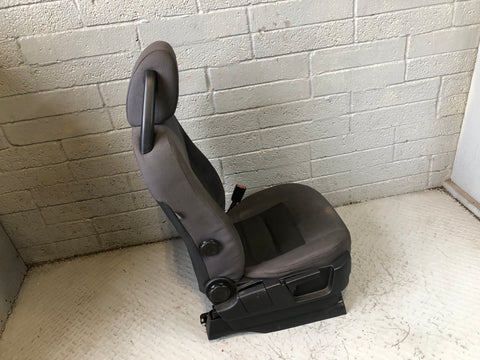 Discovery 3 Front Seats Pair Cloth Grey Manual Land Rover 2004 to 2009 L03096