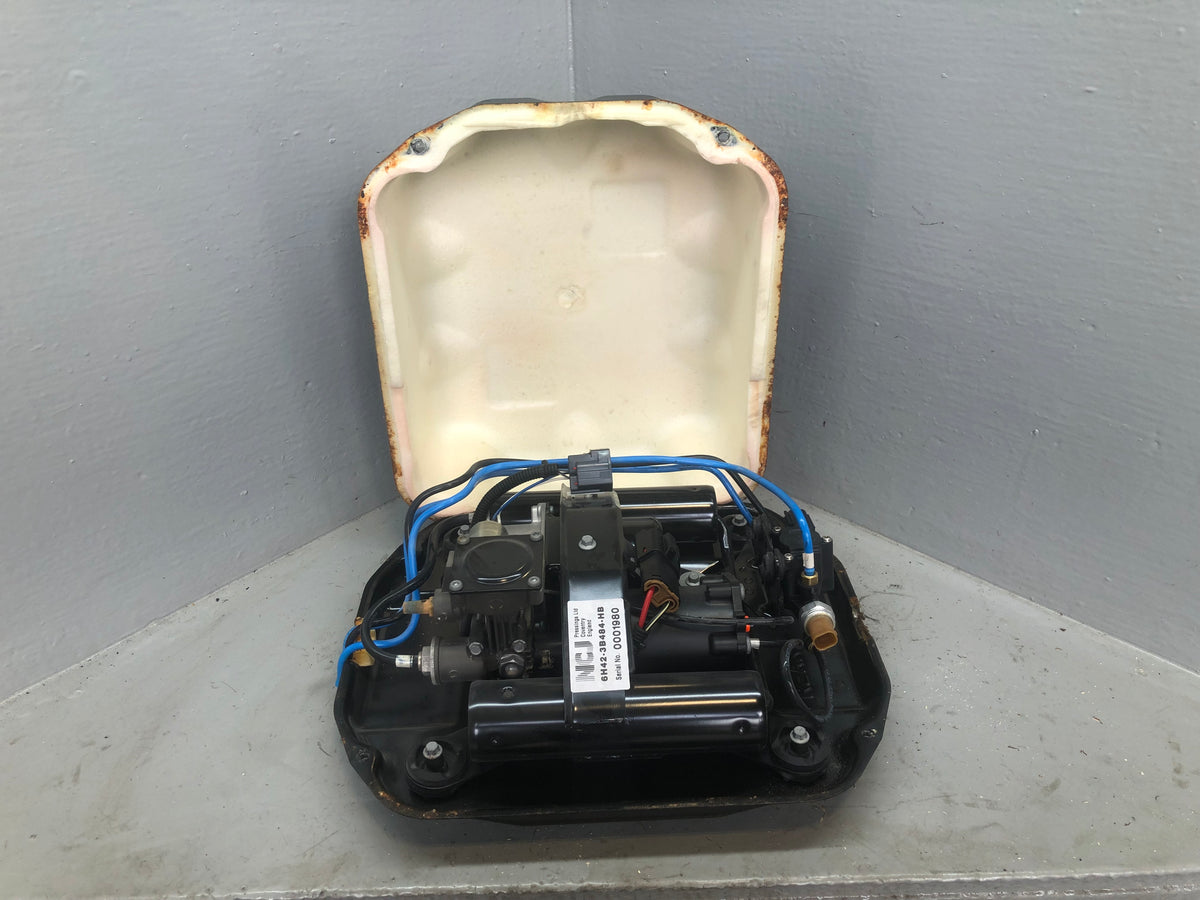 Range Rover L322 Air Suspension Compressor Pump Hitachi RQU500302 2006 to 2012