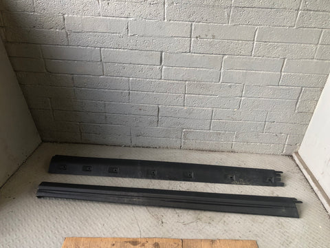 Discovery 3 or 4 Sill Trim Cover Protector Pair Land Rover 2004 to 2014 D03086