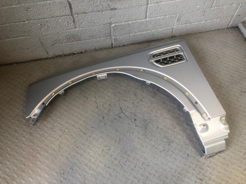 Discovery 4 Wing Near Side Front Zermatt Silver Land Rover 2009 to 2016 L10076