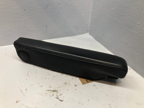 Discovery 3 Armrest Black Leather Near Side Front Passenger Land Rover L07106
