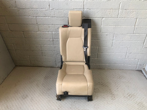 Discovery 4 Seats Leather Manual x 5 in Almond Land Rover 2009 to 2014 K18066