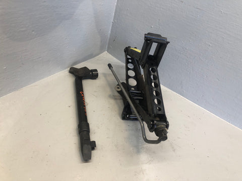 Freelander 2 Scissor Jack with Handle and Wheel Brace Land Rover 2006 to 2014