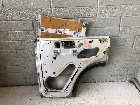 Discovery 2 Door Off Side Rear Zambesi Silver Land Rover 1998 to 2004 L14106